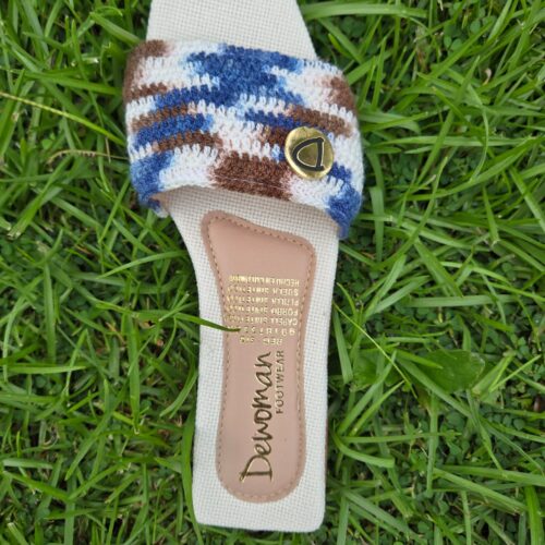 Dewoman White Blue Brown Alternative Text Alternative Text